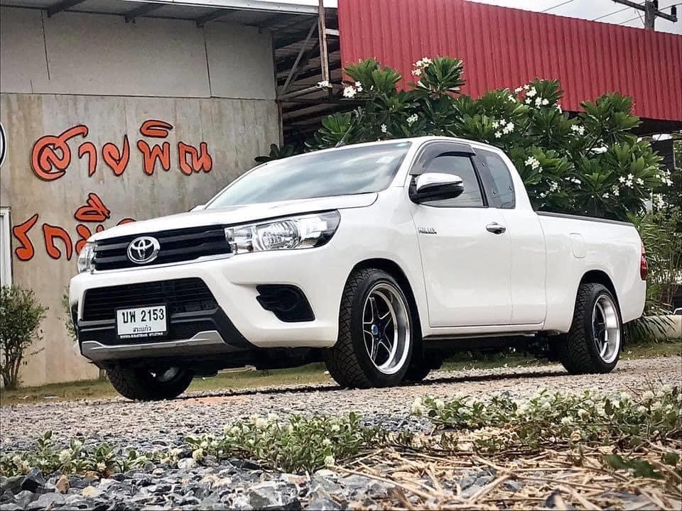 Toyota Hilux Revo Double cab ปี 2018 สีขาว