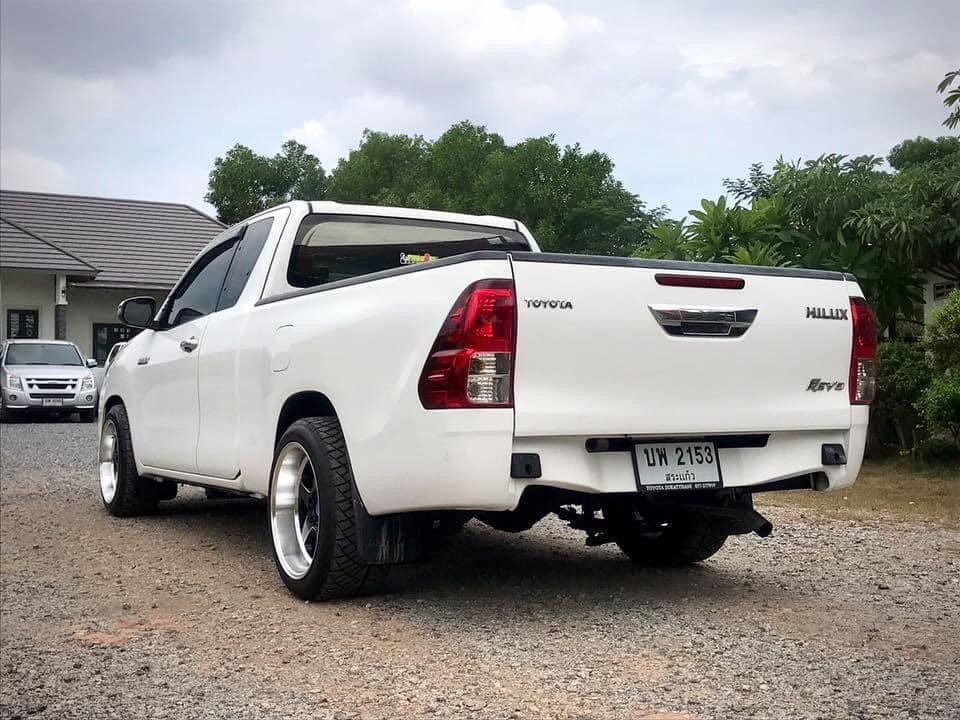 Toyota Hilux Revo Double cab ปี 2018 สีขาว