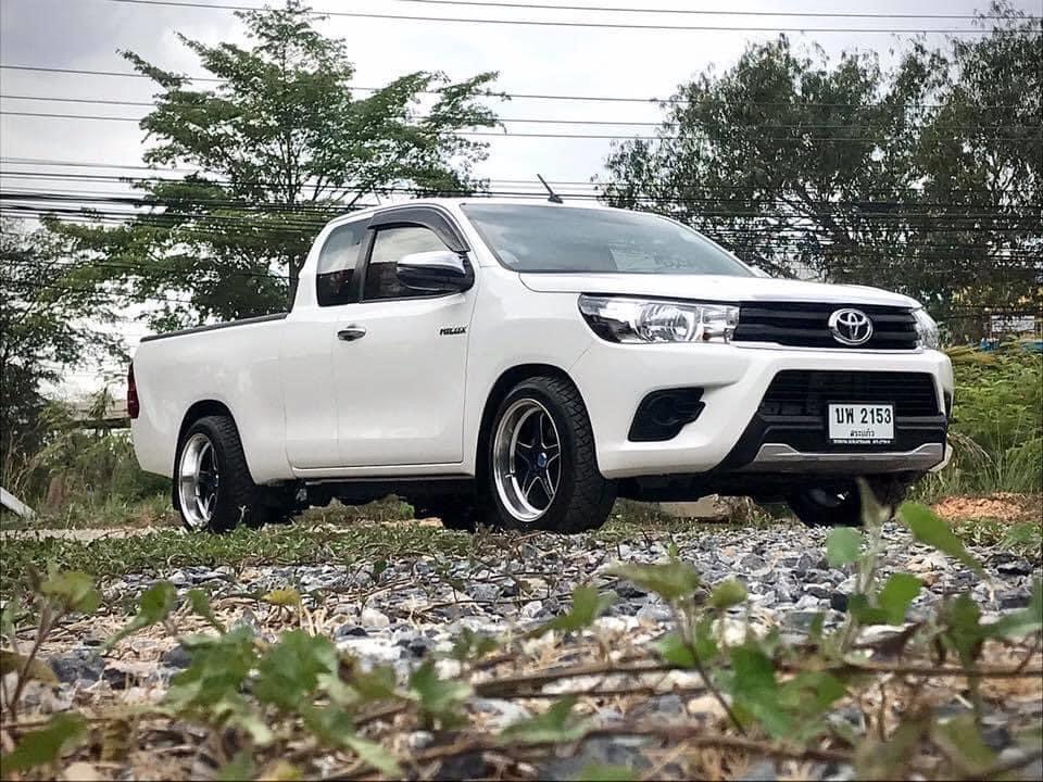 Toyota Hilux Revo Double cab ปี 2018 สีขาว