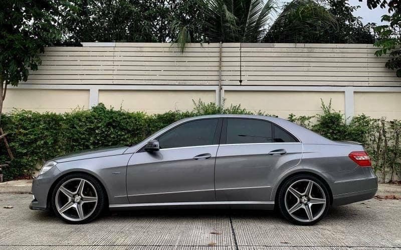 Mercedes-Benz E-Class W212 E250 ปี 2010 สีเทา