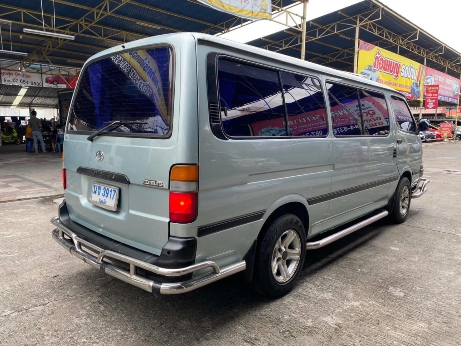 Toyota HiAce หัวจรวด ปี 2003 สีเทา