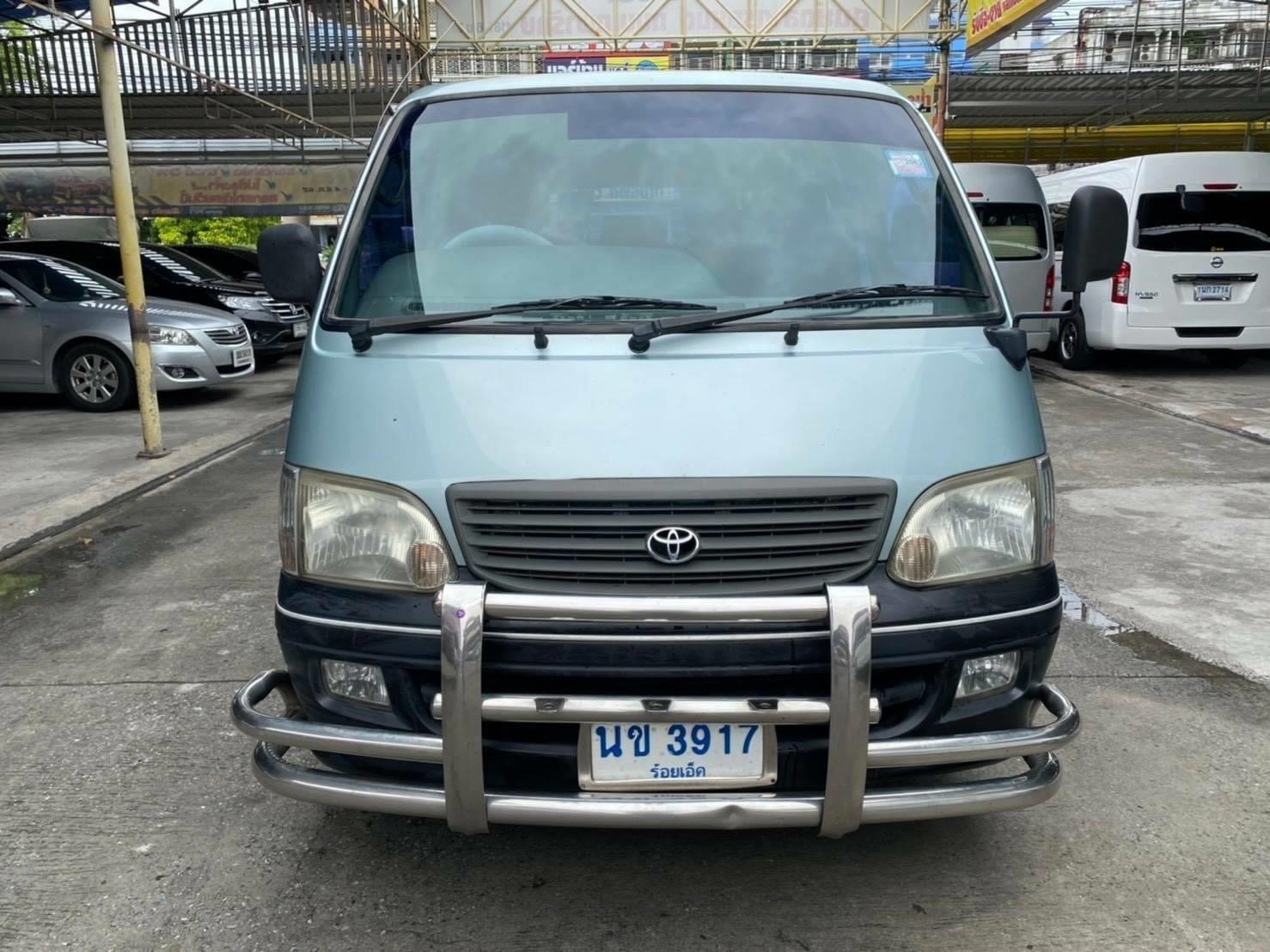 Toyota HiAce หัวจรวด ปี 2003 สีเทา