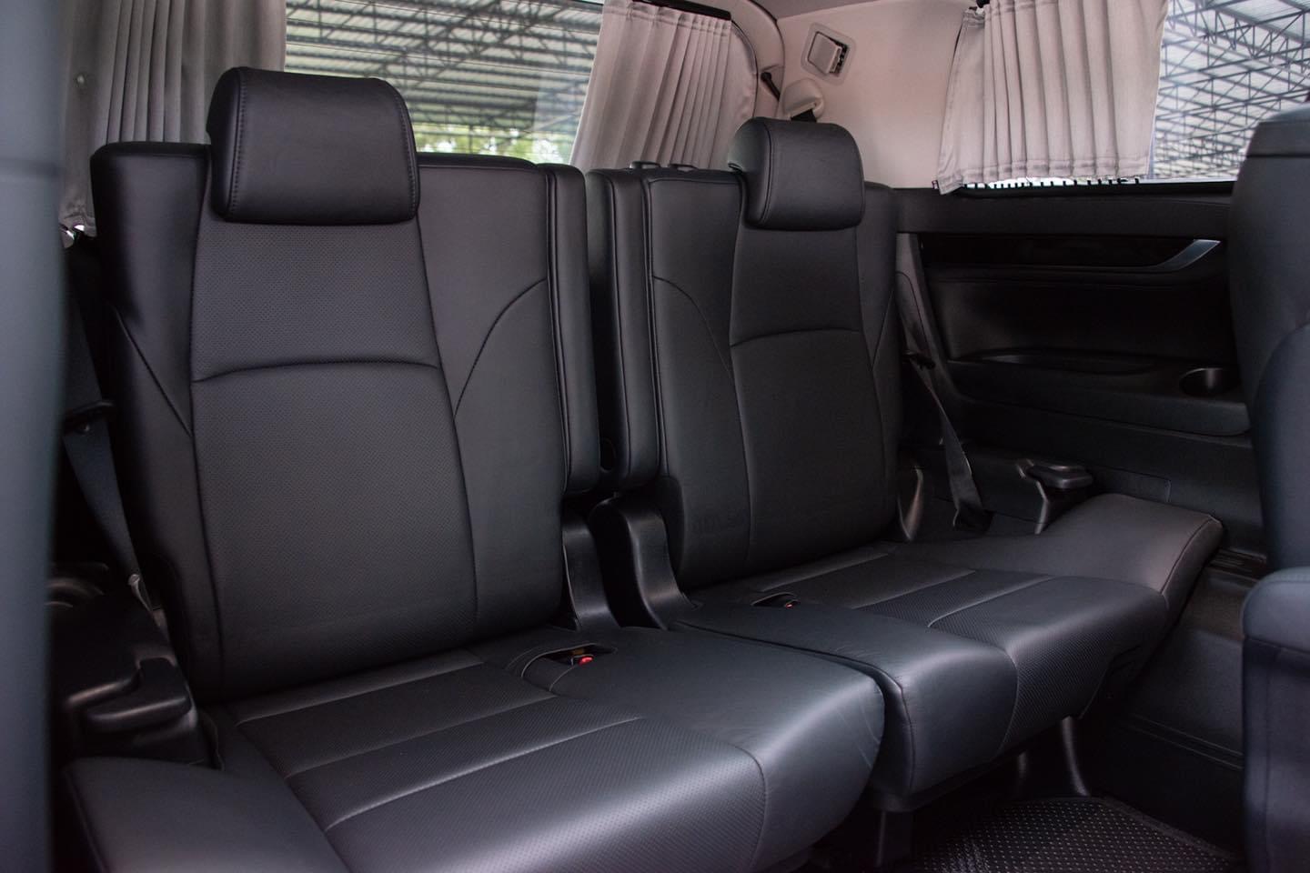 Toyota Alphard ปี 2015 สีเทา