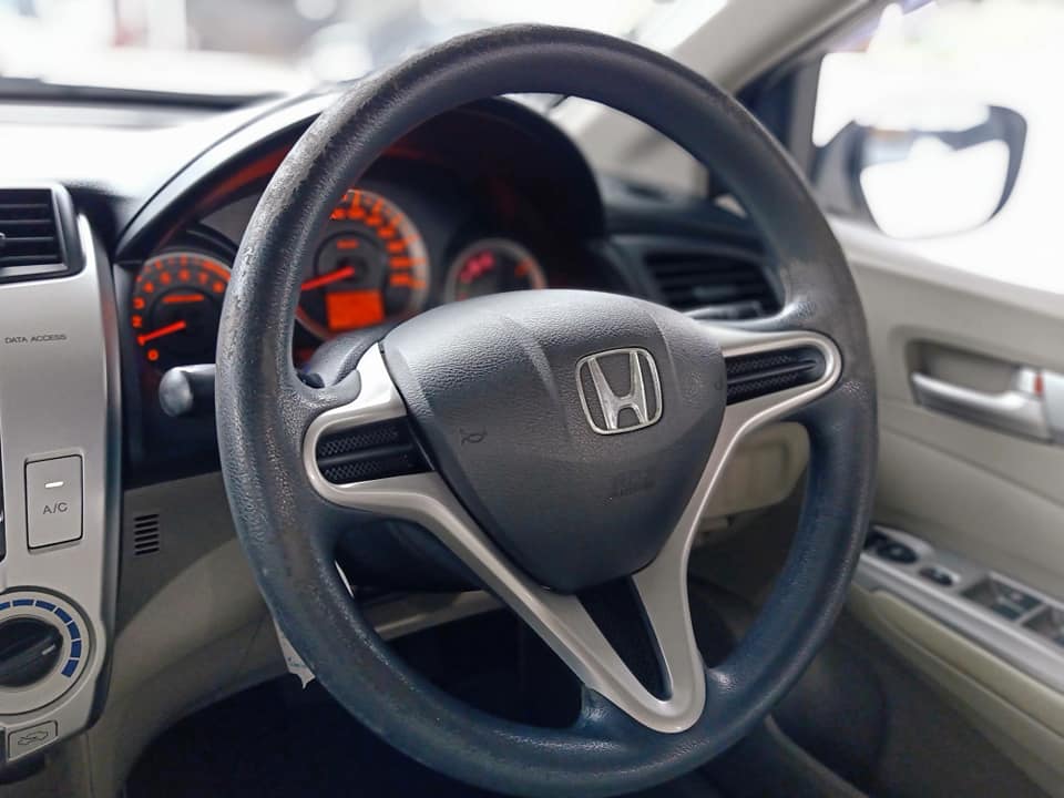 Honda City ปี 2010 สีขาว