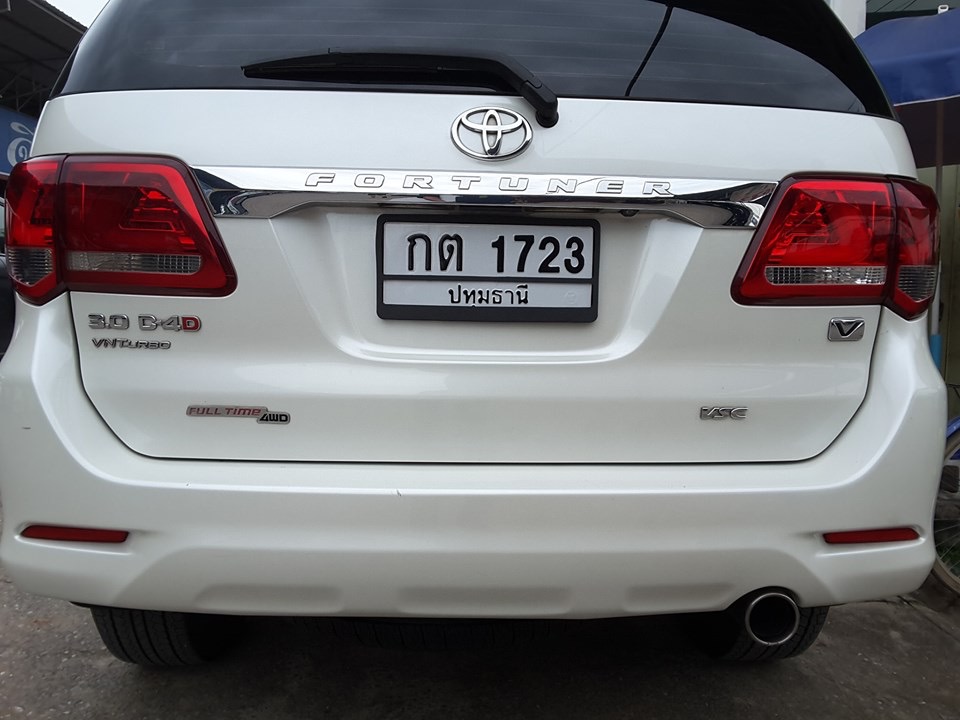 Toyota Fortuner GEN 1 โฉม 2011-2014 ปี 2014 สีขาว