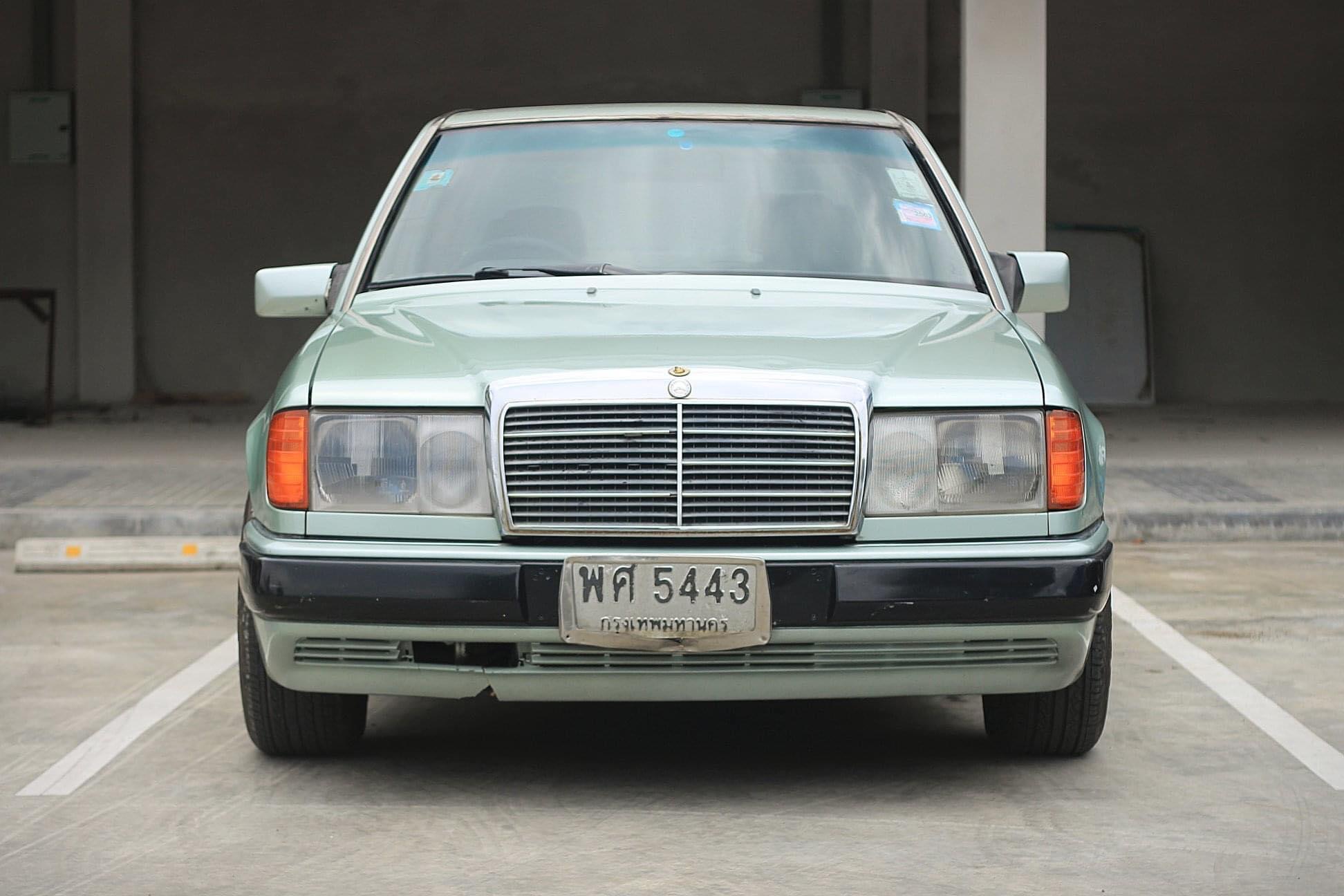 1993 Mercedes-Benz W124 220E Code B