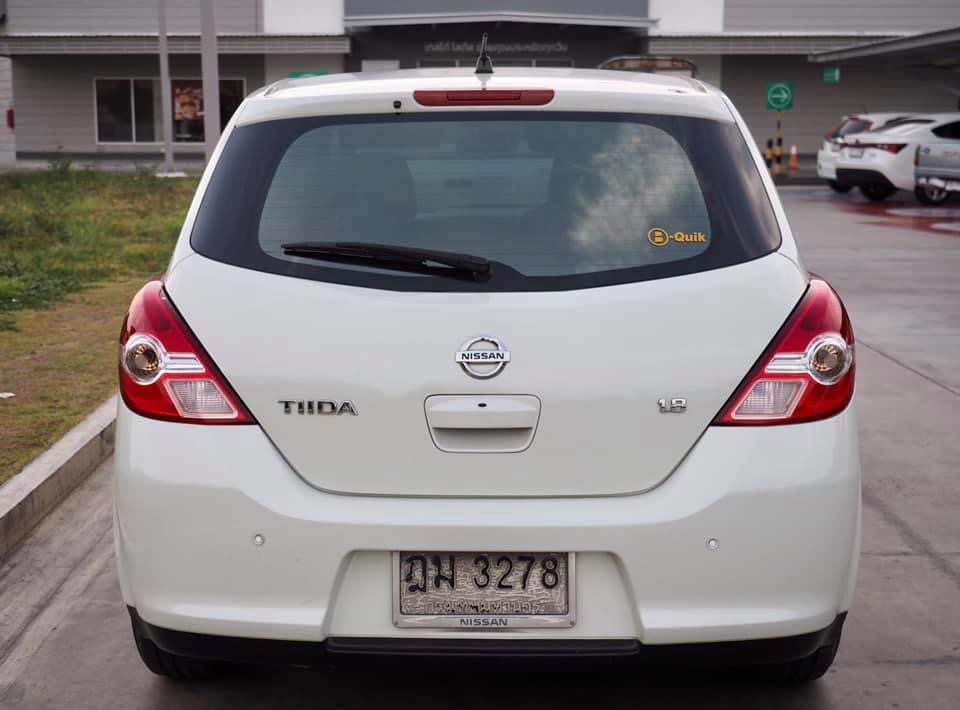 Nissan Tiida 5ประตู 1.8G ตัวTop สุด เกียร์ ออโต้ ปี2011 สีขาว รถบ้านมือเดียว ไม่เคยติดแก้ส