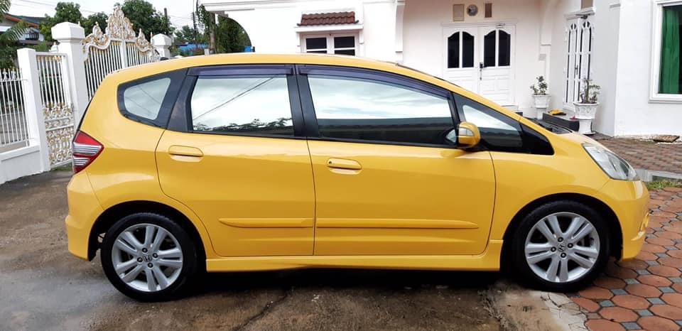 Honda Jazz GE ปี 2009 สีเหลือง