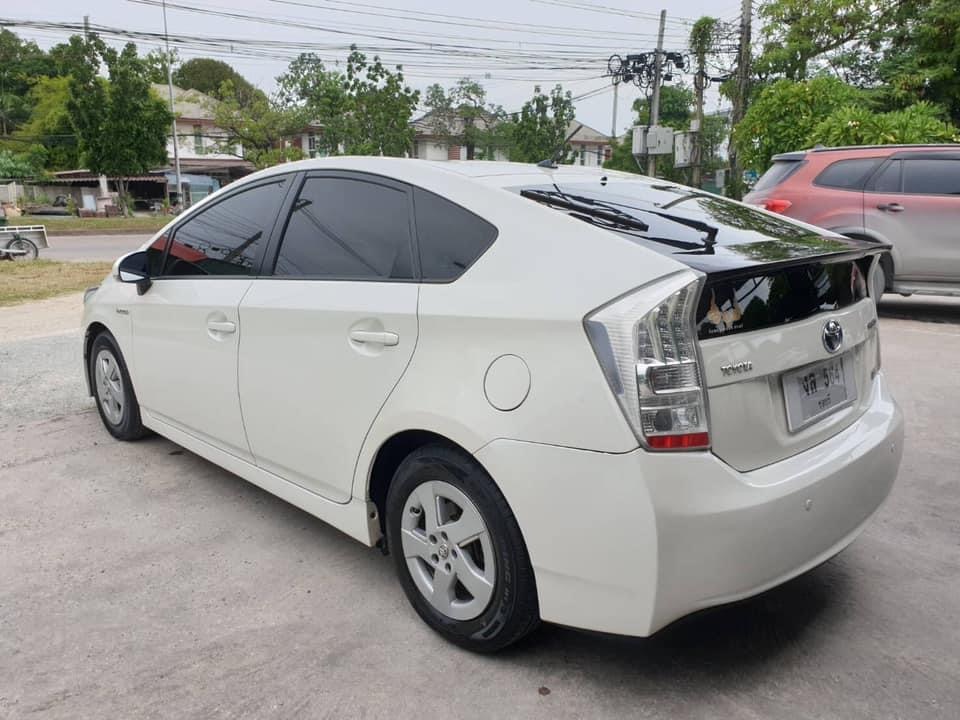 Toyota Prius ปี 2011 สีขาว