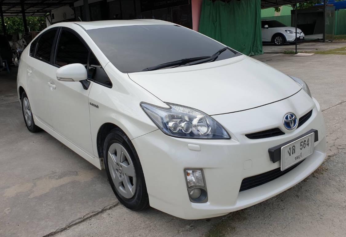 Toyota Prius ปี 2011 สีขาว