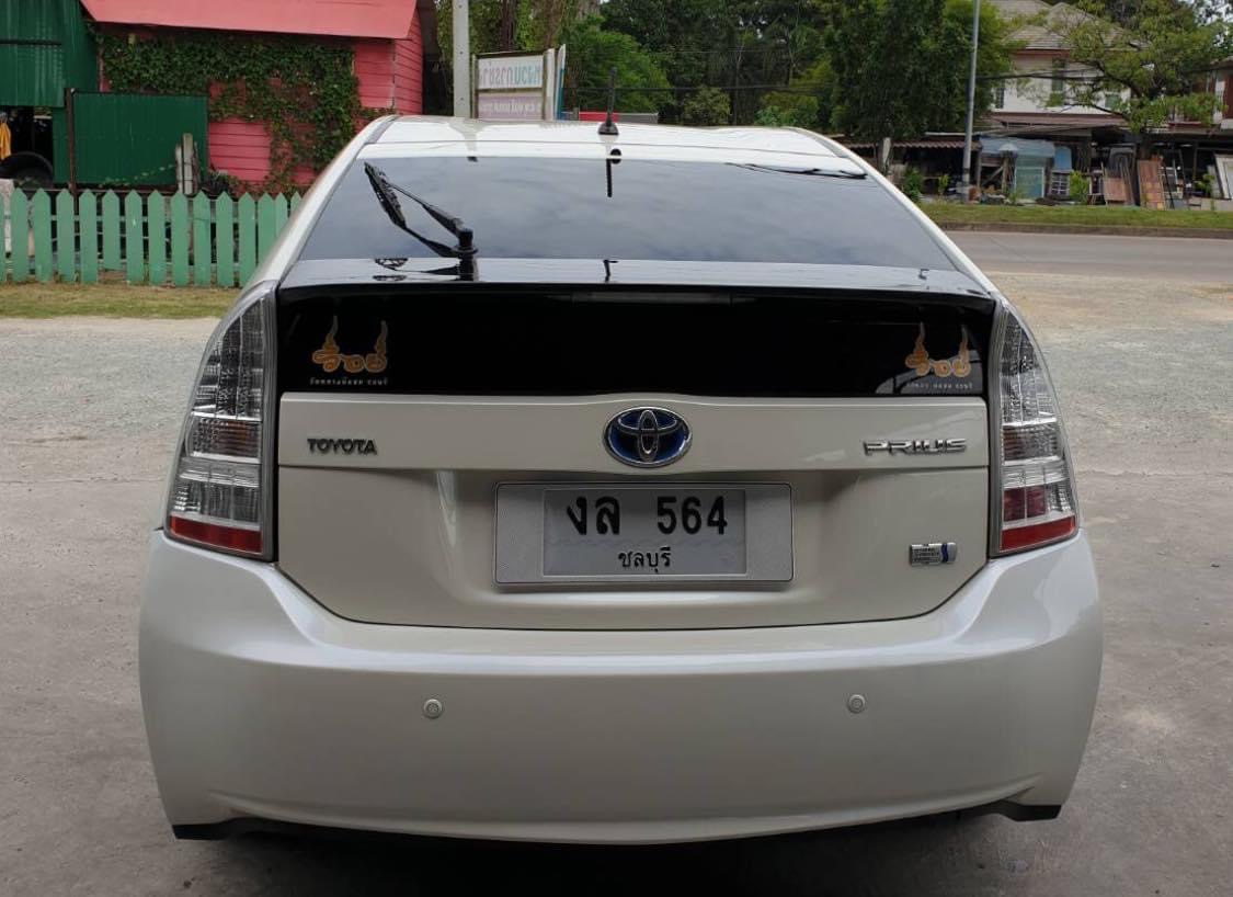 Toyota Prius ปี 2011 สีขาว