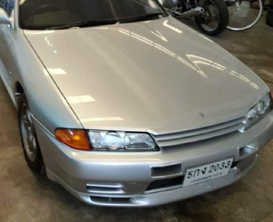 Nissan Skyline GT-R (R32) สีเงิน