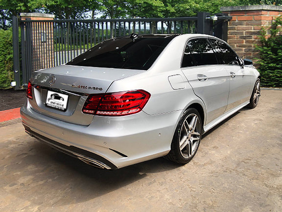 2014 BENZ E300 Bluetec AMG หลังคาแก้ว ดีเซล แรงจัด ประหยัดน้ำมันสุด 20 กม./ลิตร รถออกศูนย์เบนซ์ Warranty Batt Hybrid ยังเหลือ