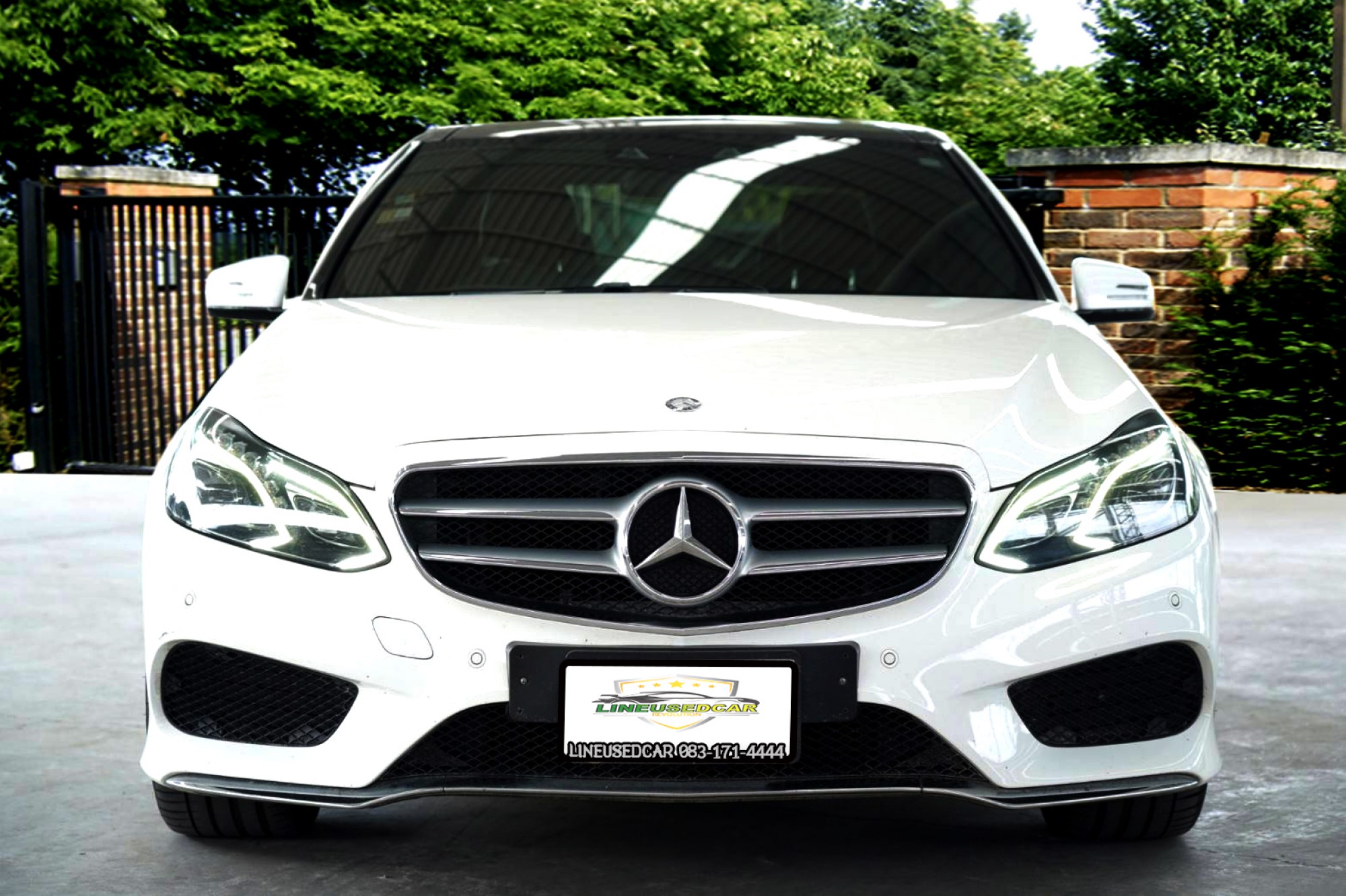 Mercedes-Benz E300 BlueTEC HYBRID AMG 2014  ตัวรถมือเดียวออกศูนย์Benz Thailand 