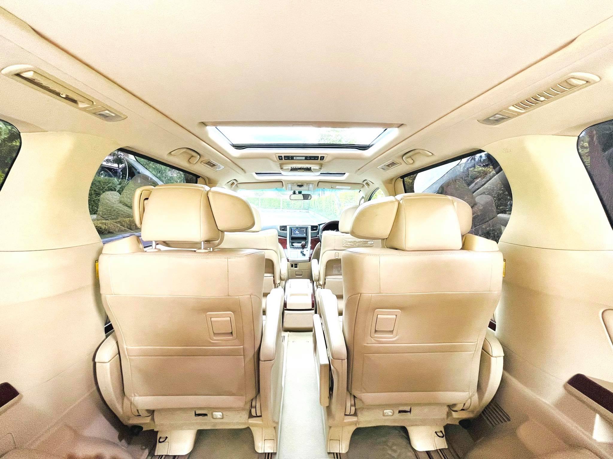 Toyota Alphard SC 3.5V เบาะมิกกี้ สวยจัดเลยคะ รถบ้านแนะนำเลยค่ะ