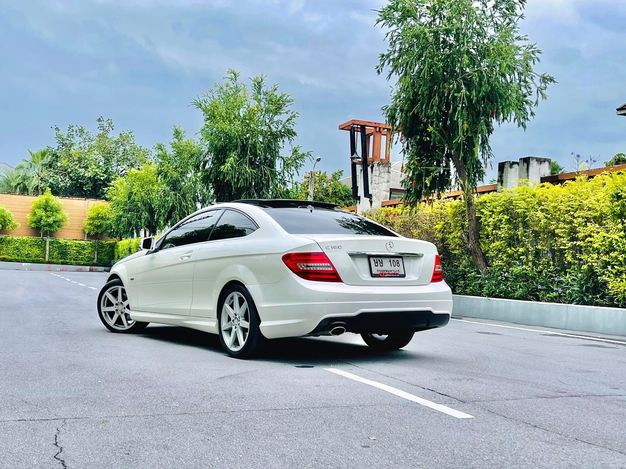 Mercedes Benz C180 Coupe AMG สวยจริงๆ