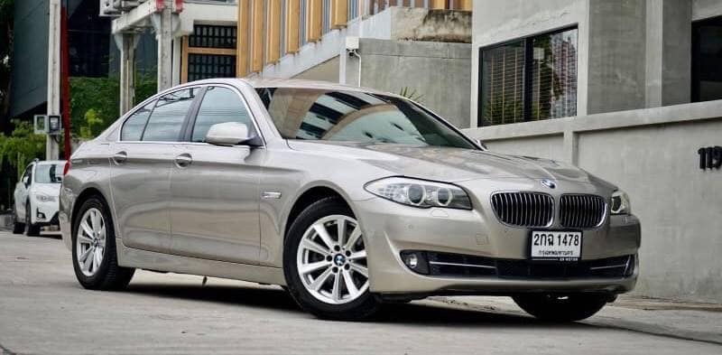 BMW 5 Series Gen6 F10 520i ปี 2013 สีเงิน