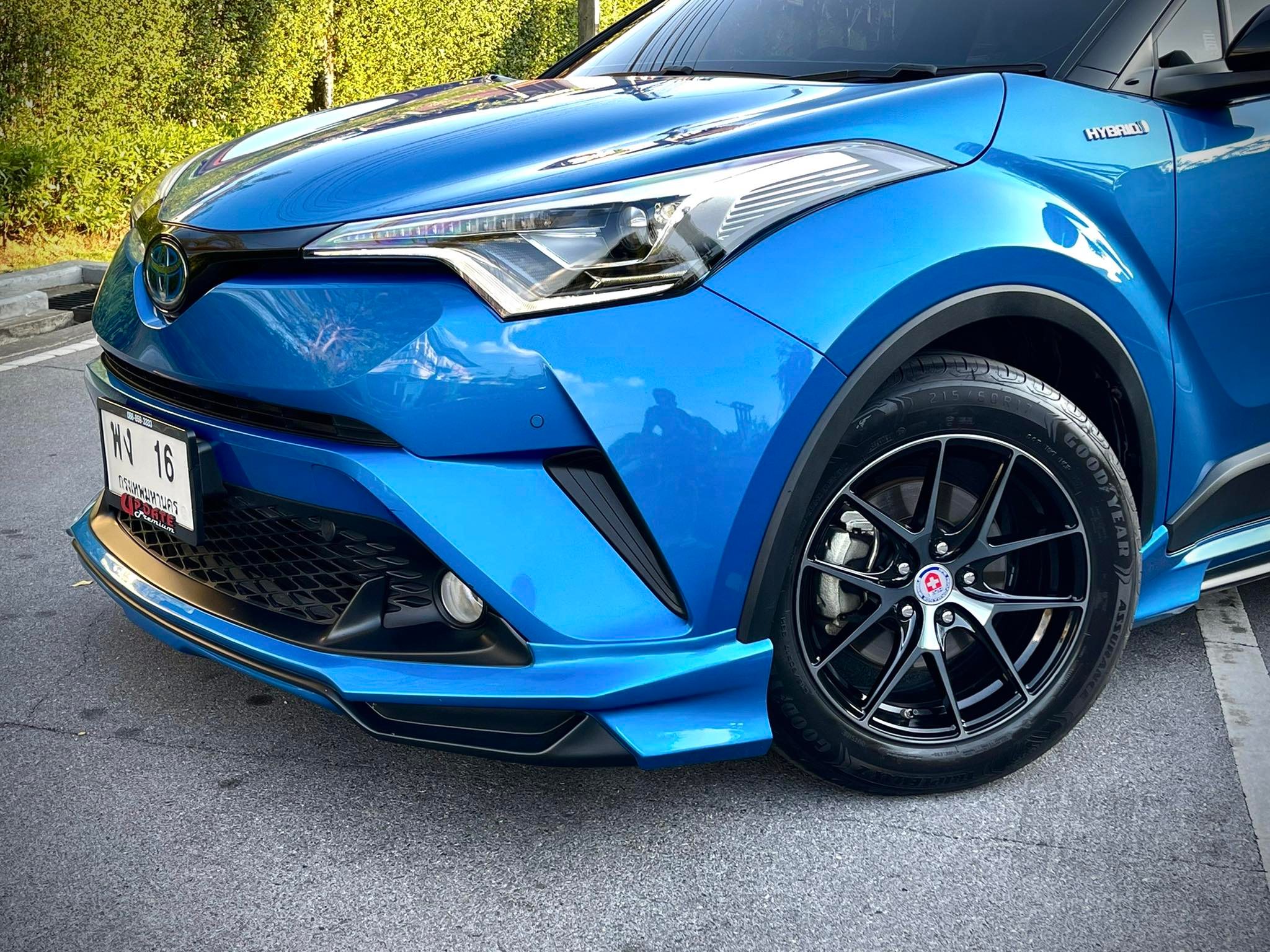 Toyota CHR HV สวยสะท้านวงการรถยนต์