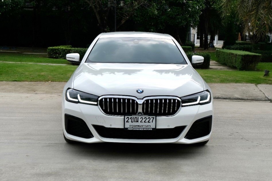 2021 BMW 5 Series G30 520d สีขาว