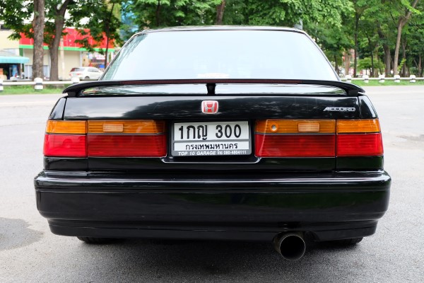 1991 Honda Accord ACCORD 2.2 V-TEC AT สีดำ