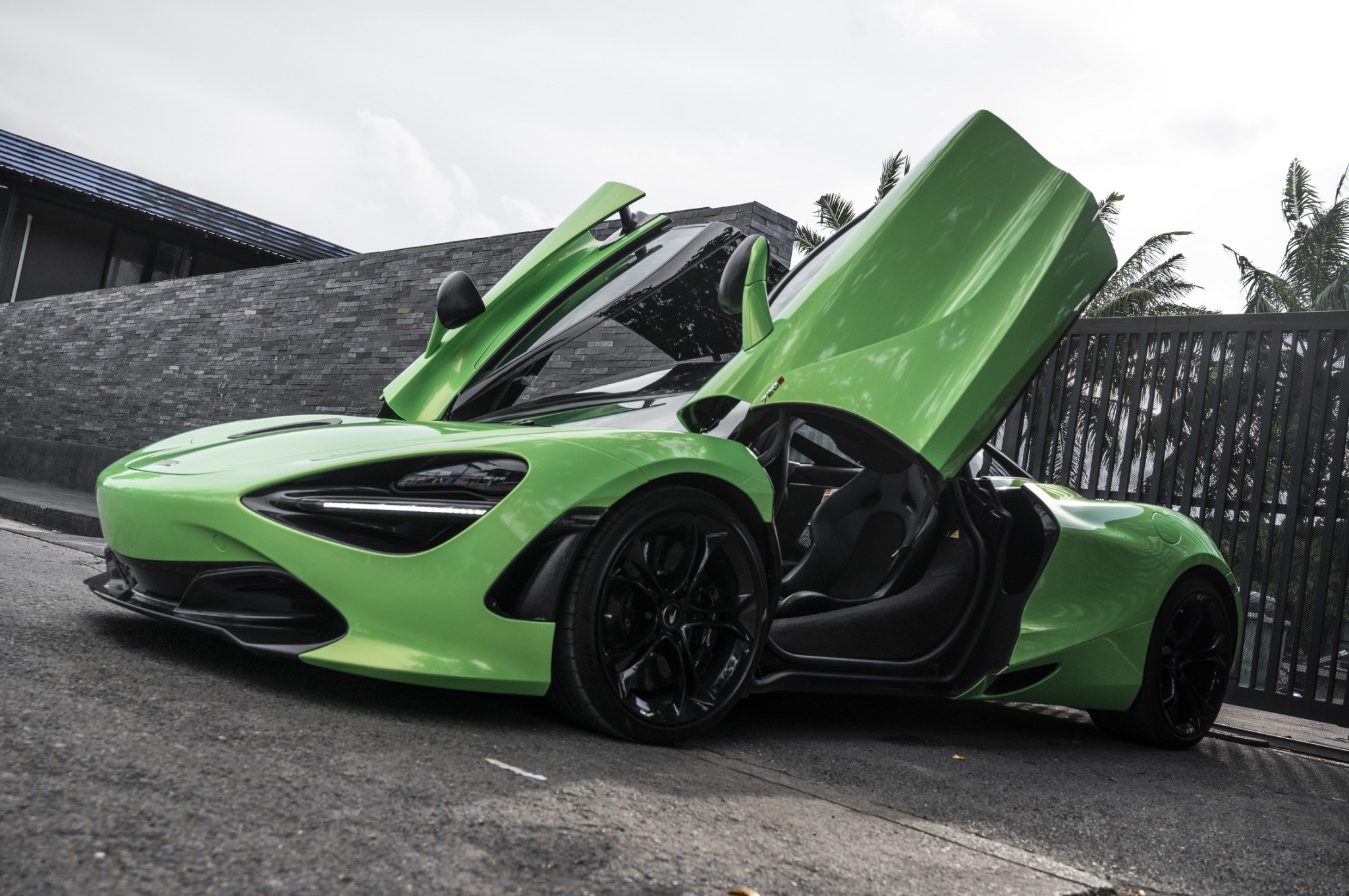 2021 McLaren 720S coupe performance สีเขียว