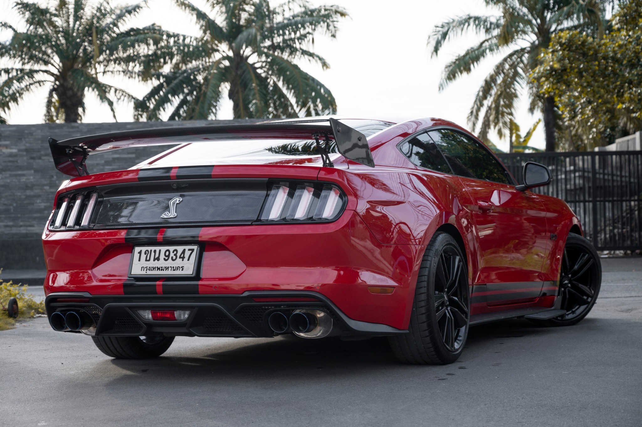 2016 Ford Mustang สีแดง