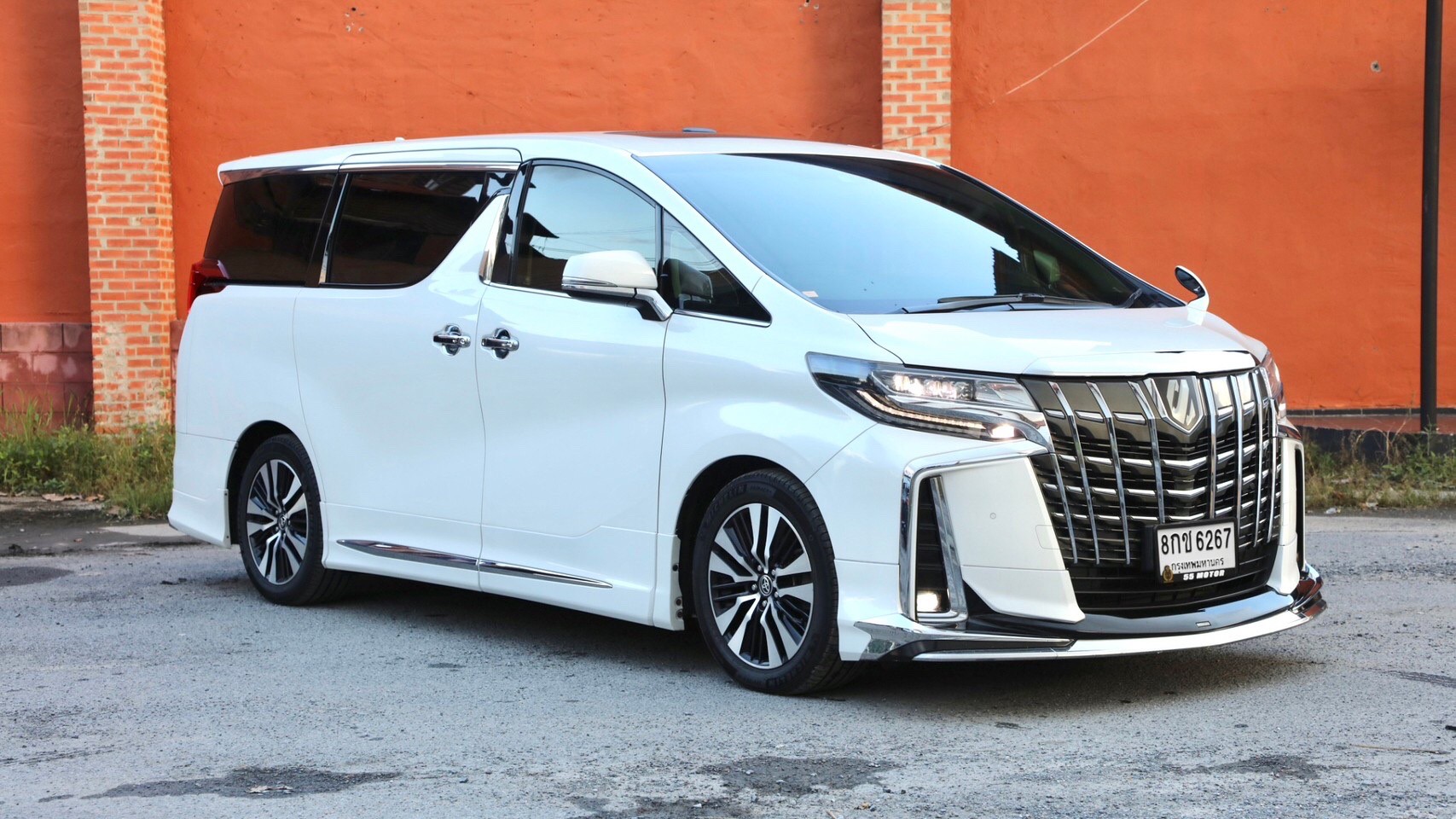 2020 Toyota Alphard สีขาว