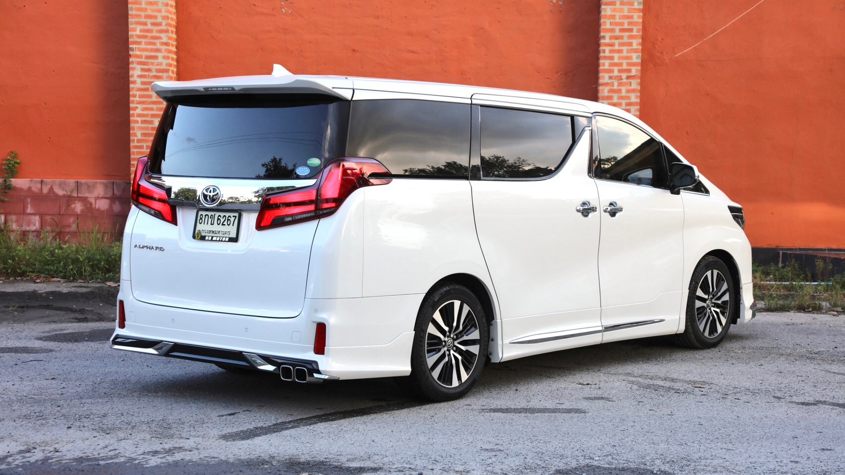 2020 Toyota Alphard สีขาว