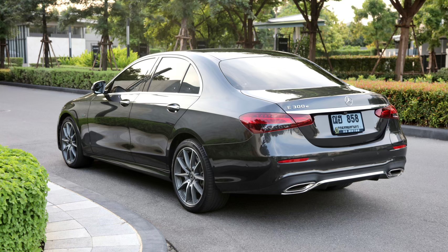 2022 Mercedes-Benz E300E AMG สีดำ