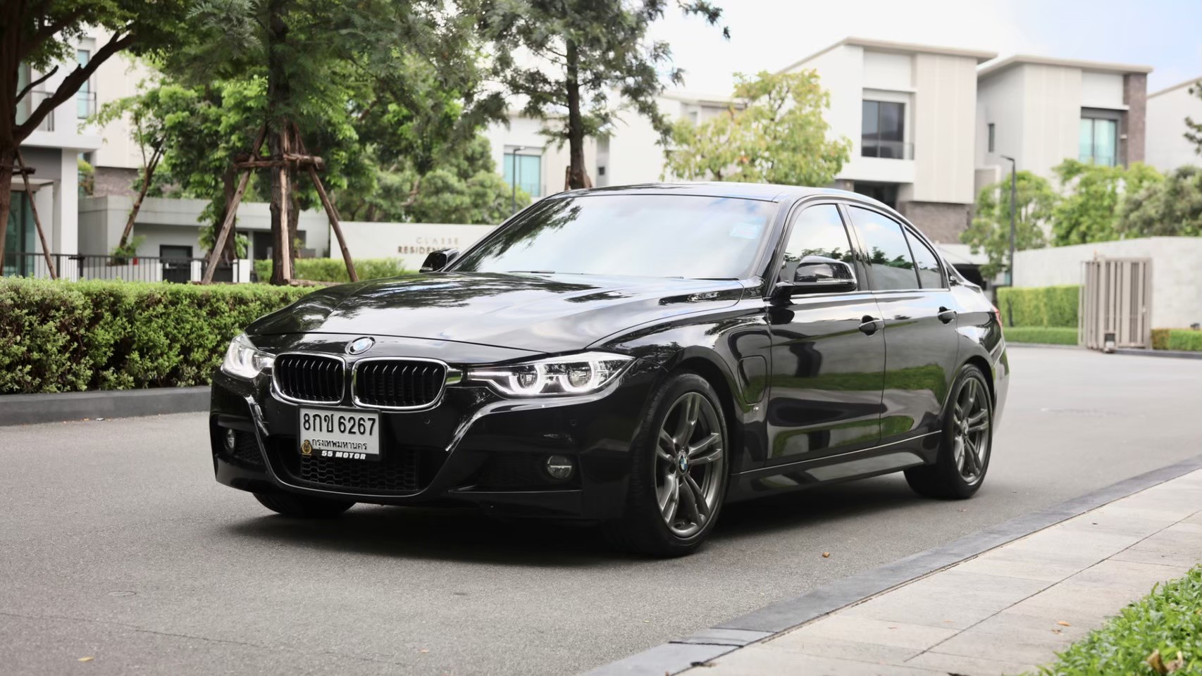 2018 BMW 330e M-SPORT สีดำ