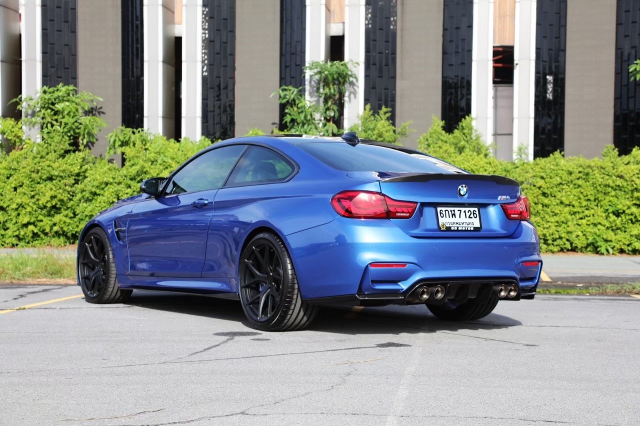 2022 BMW M4 2013 สีน้ำเงิน