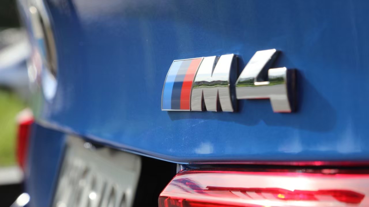 2022 BMW M4 2013 สีน้ำเงิน