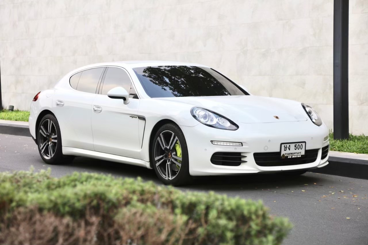 2014 Porsche Panamera S E-Hybrid สีขาว