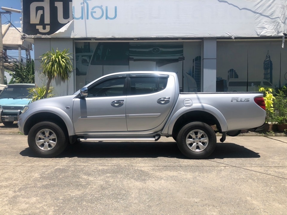 Mitsubishi Triton Double cab ปี 2014 สีเงิน