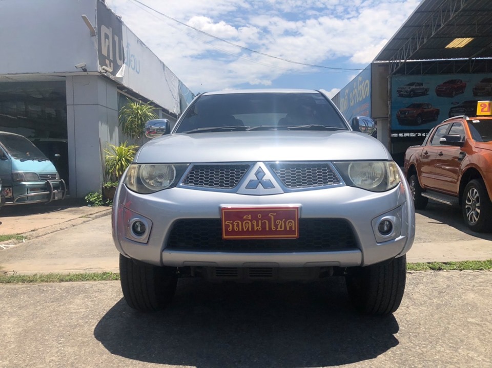 Mitsubishi Triton Double cab ปี 2014 สีเงิน