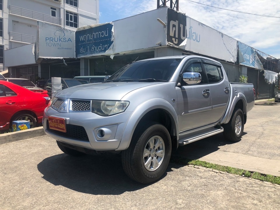 Mitsubishi Triton Double cab ปี 2014 สีเงิน