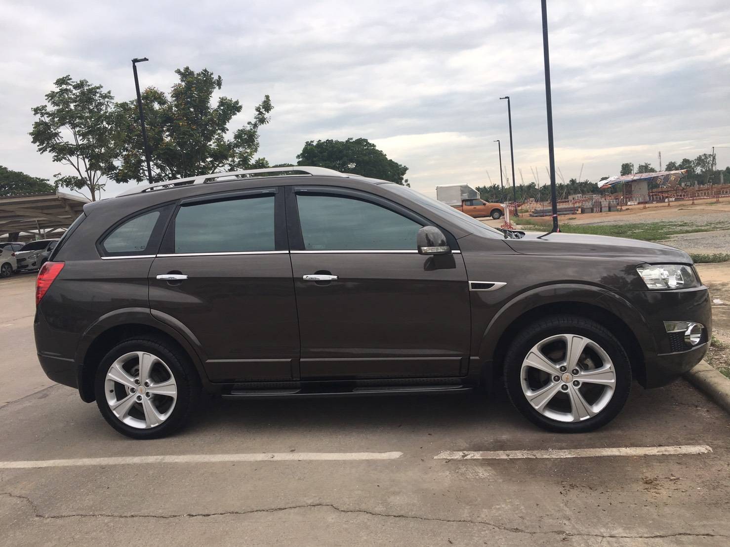 Chevrolet Gen1 Captiva (ไมเนอร์เชนจ์ 1) 2.0 ดีเซล ปี 2011 สีน้ำตาล