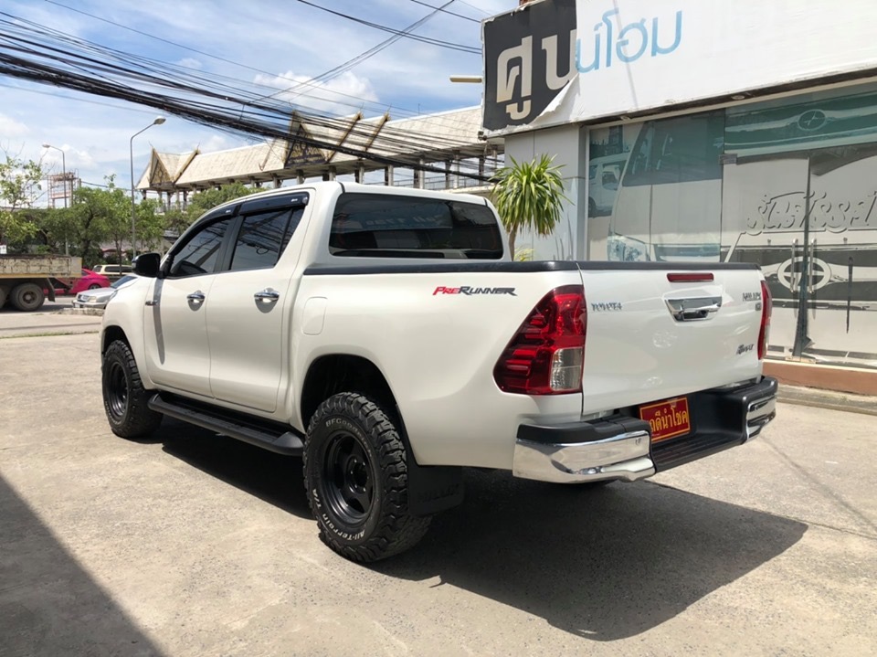 Toyota Hilux Revo Smart cab ปี 2017 สีขาว