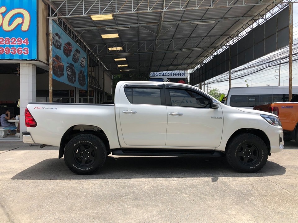 Toyota Hilux Revo Smart cab ปี 2017 สีขาว