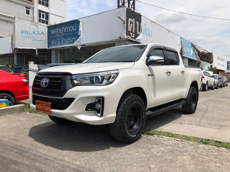 Toyota Hilux Revo Smart cab ปี 2017 สีขาว