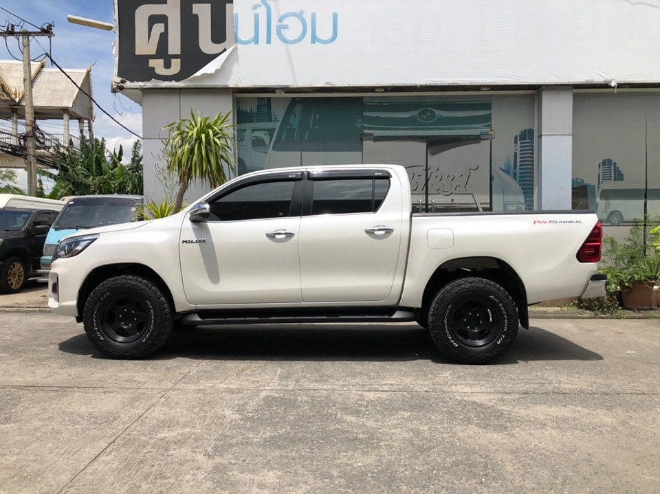 Toyota Hilux Revo Smart cab ปี 2017 สีขาว