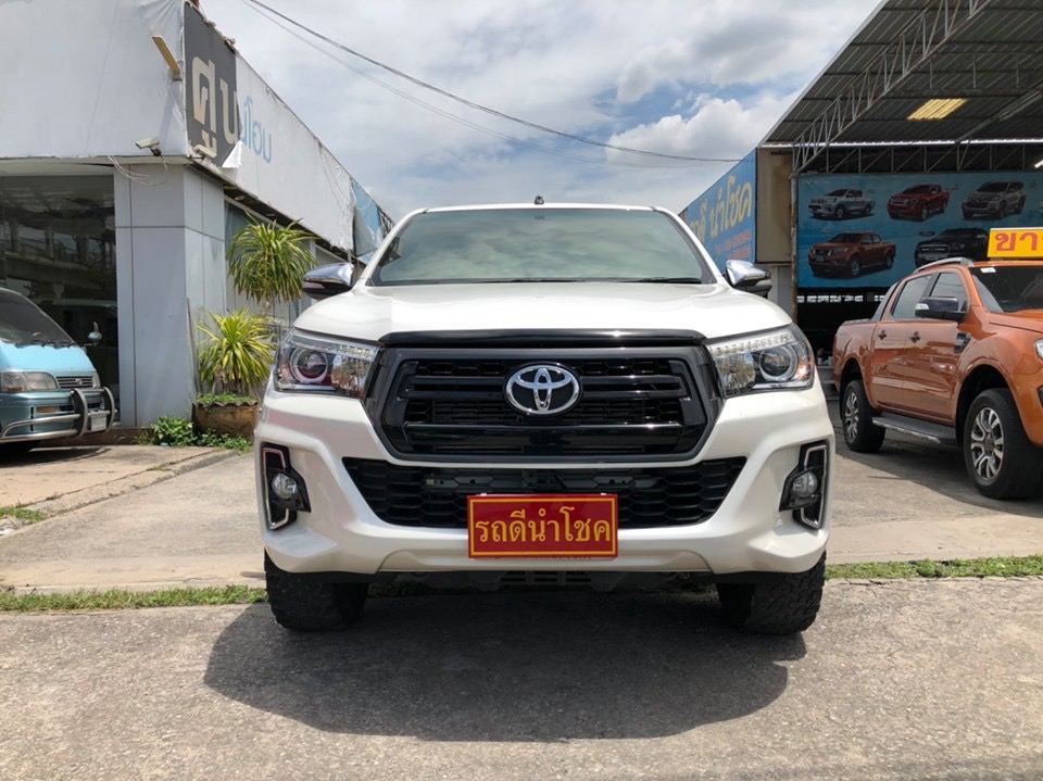 Toyota Hilux Revo Smart cab ปี 2017 สีขาว