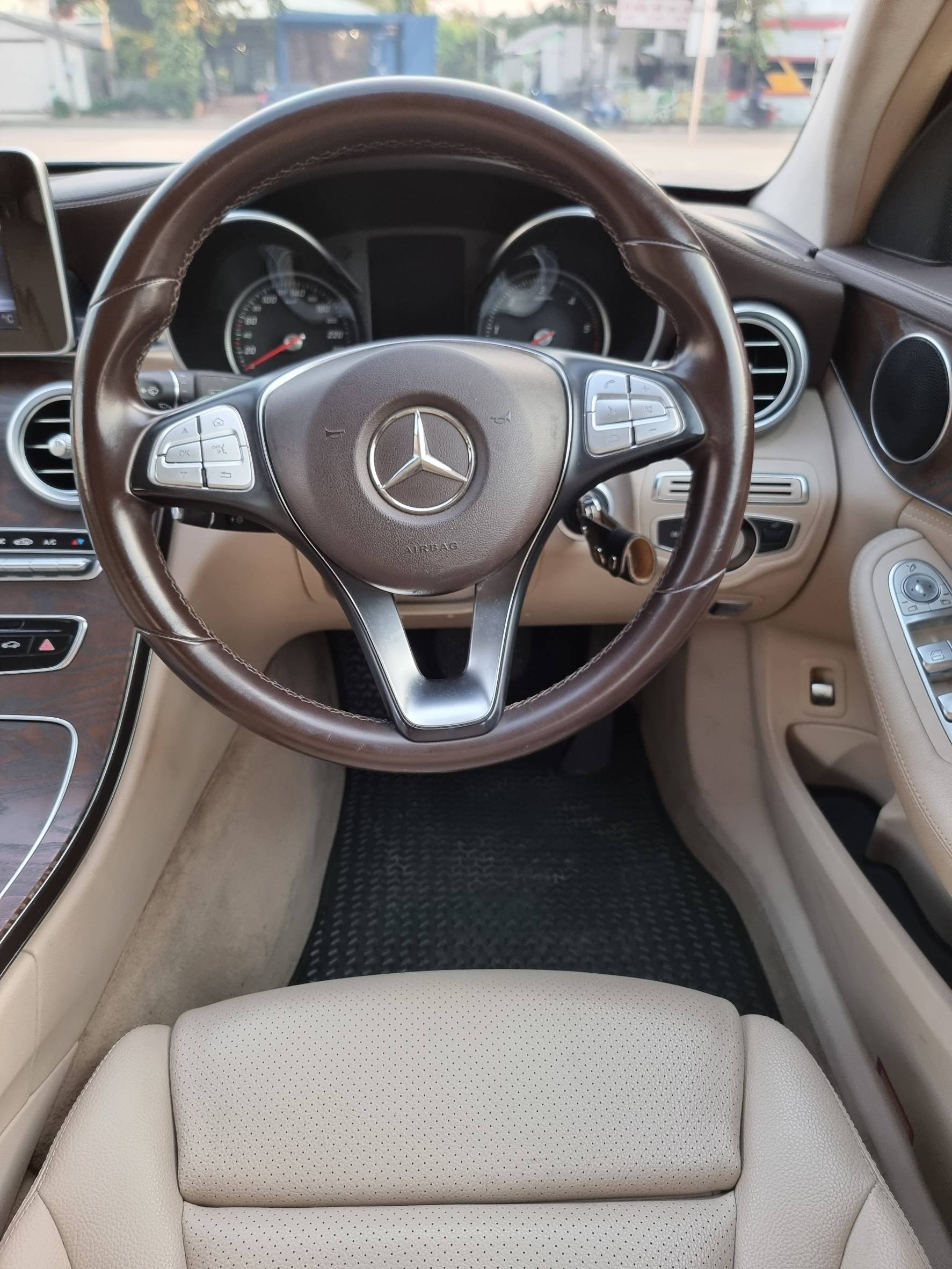 2016 Mercedes-Benz C-Class W205 C300 สีดำ