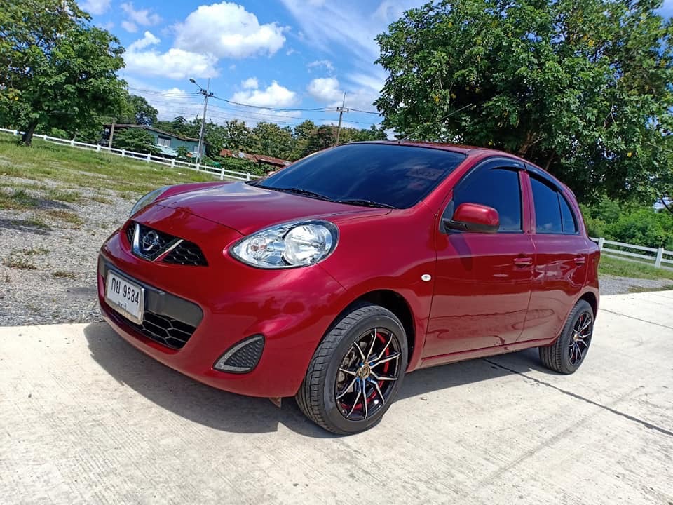 Nissan March ปี 2018 สีแดง