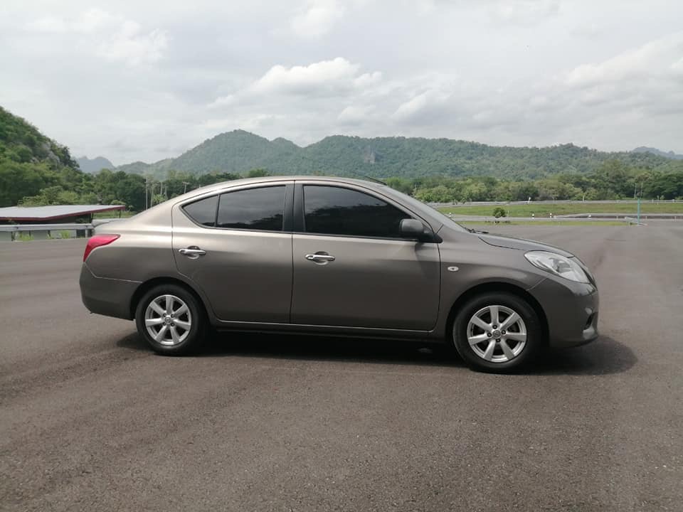 Nissan Almera ปี 2013 สีเทา