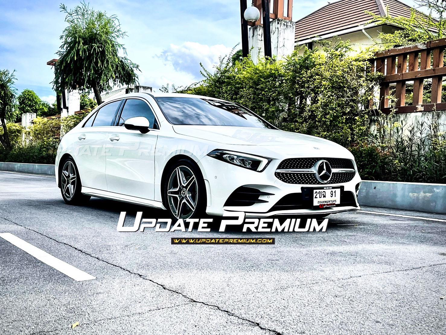 Mercedes Benz A200 AMG Dynamic คำเดียวเลยนะ โคตรสวยคะ