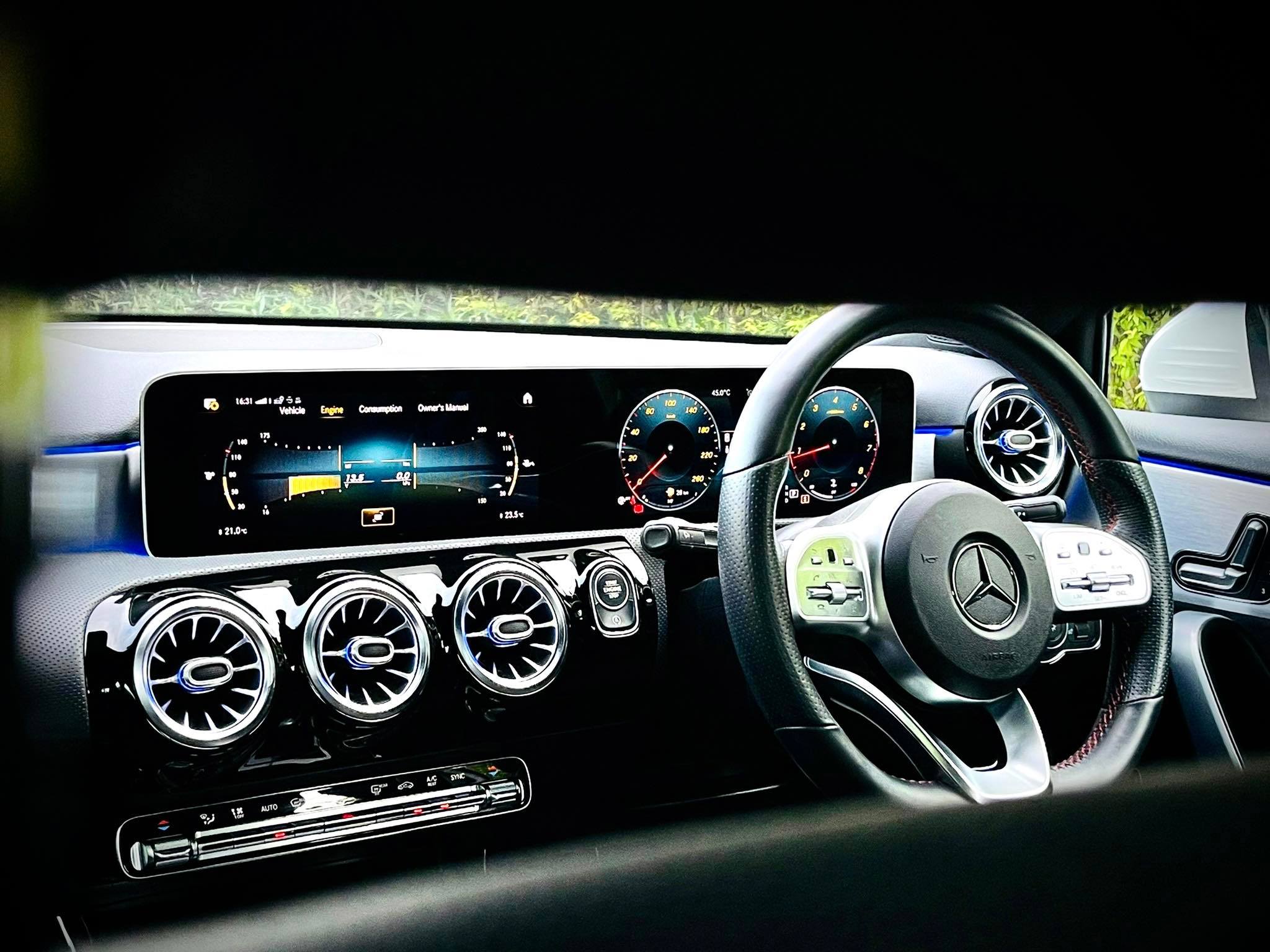 Mercedes Benz A200 AMG Dynamic คำเดียวเลยนะ โคตรสวยคะ