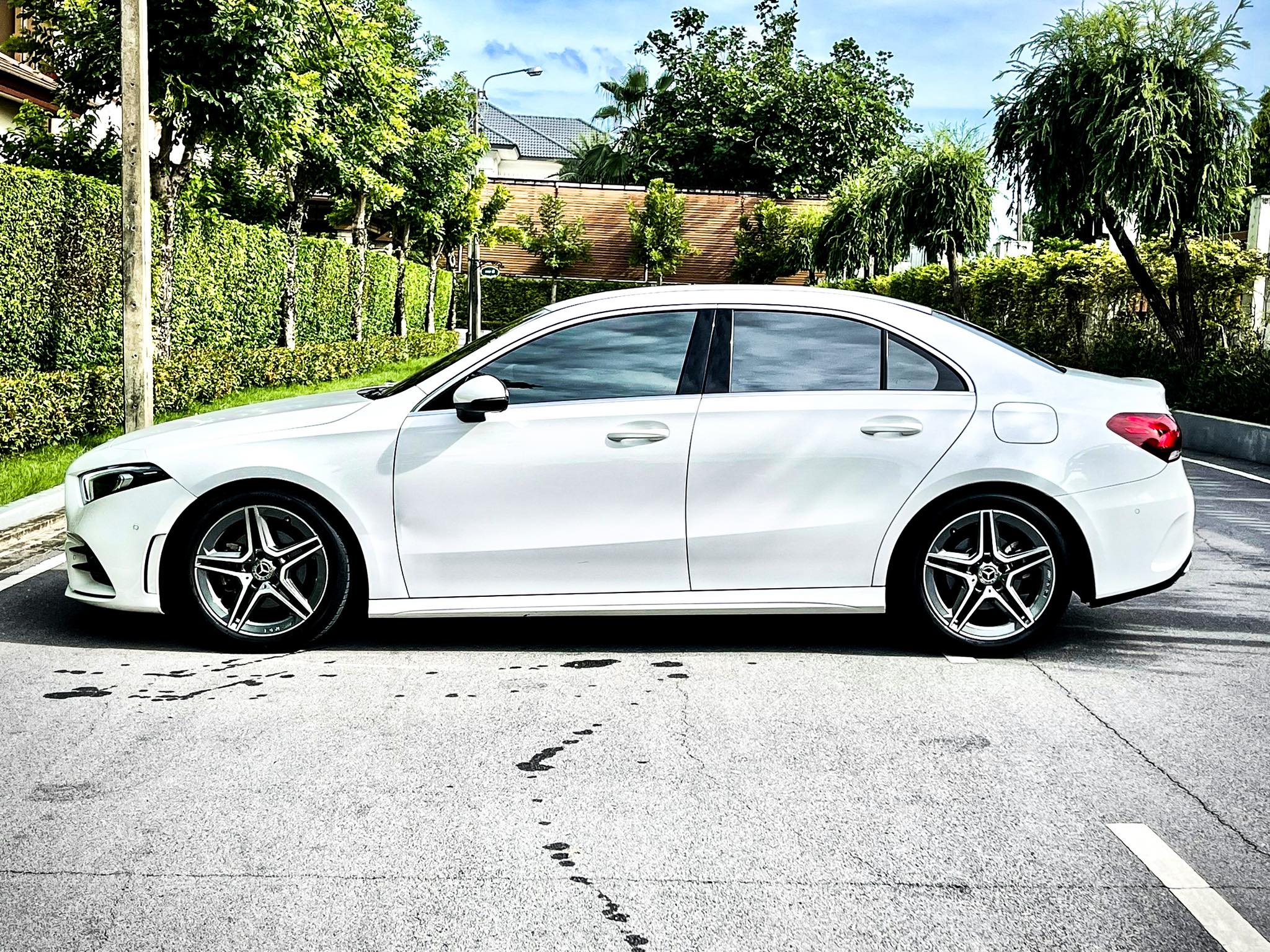 Mercedes Benz A200 AMG Dynamic คำเดียวเลยนะ โคตรสวยคะ