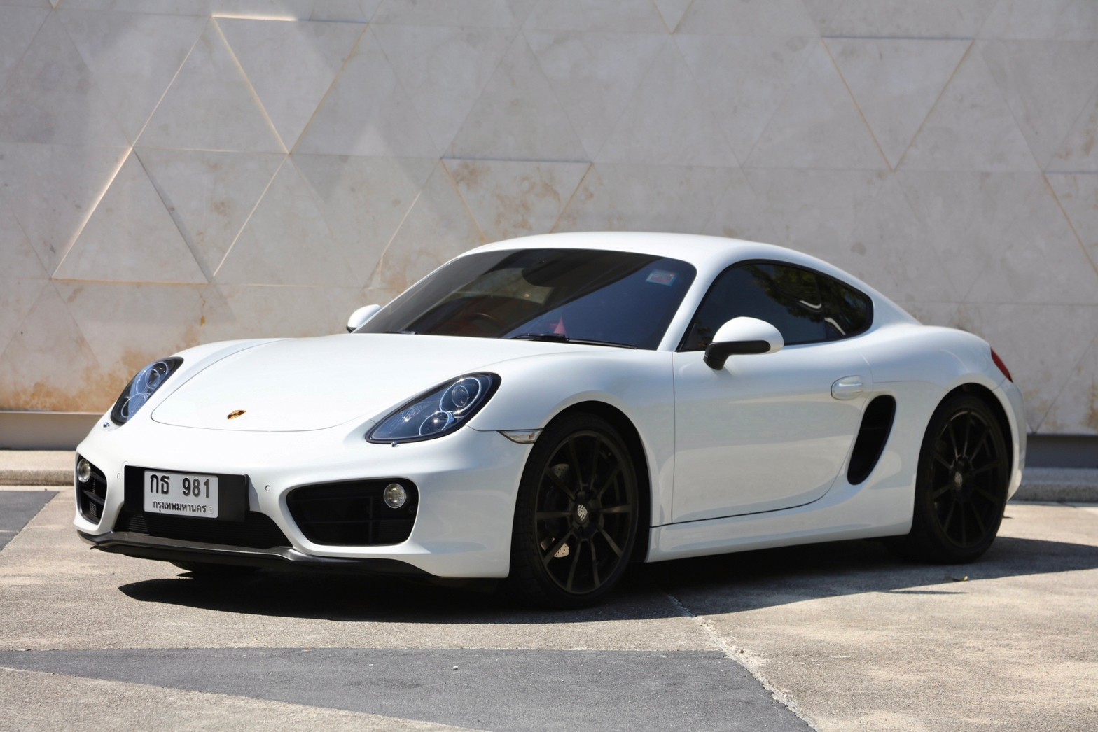 2016 Porsche Cayman 981 สีขาว