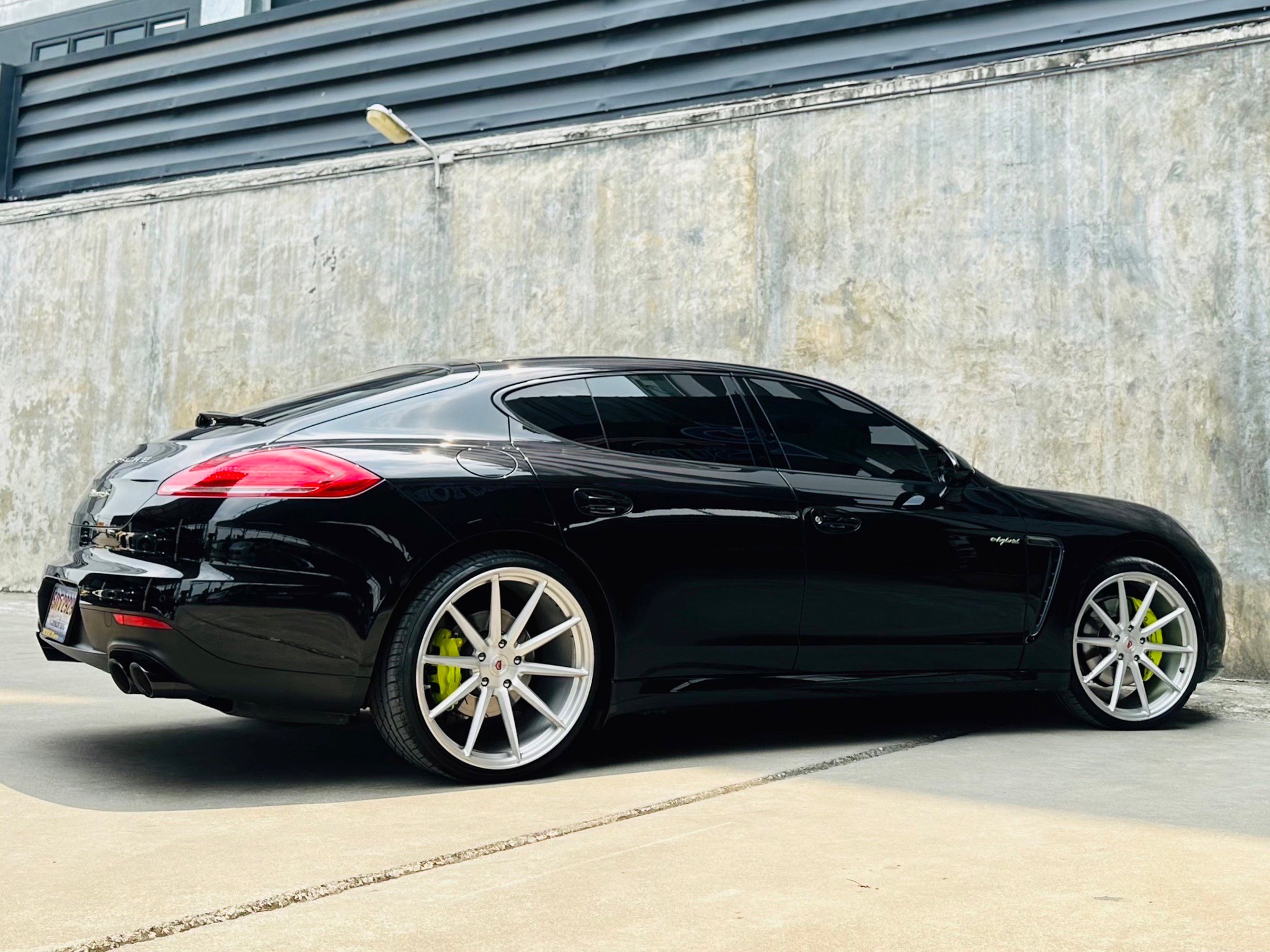 2015 Porsche Panamera สีดำ